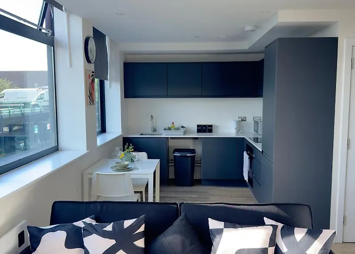 Modern & Stylish 1-Bed Apartment Near Old Trafford And Central Manchester