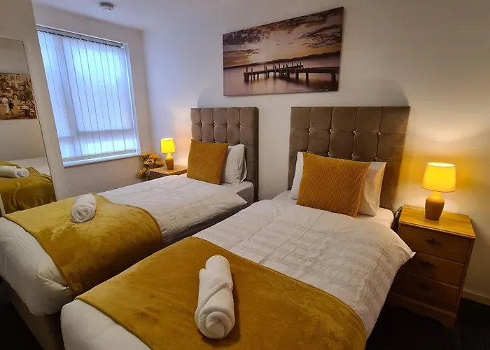 Cozy 2Bd & 1Ba City Centre Luxury With Free Parking